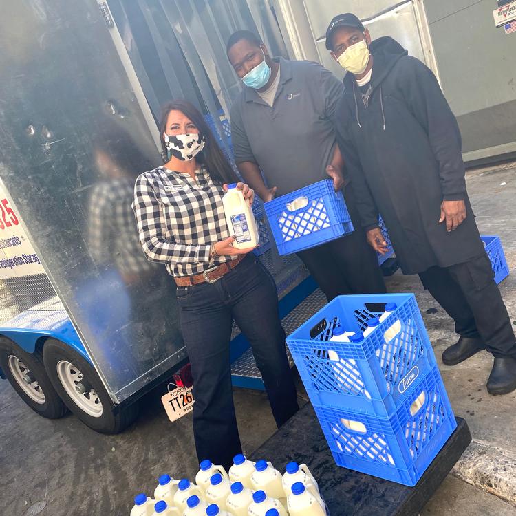 Georgia dairy farmers, DFA & Kroger give milk to COVID-19 heroes